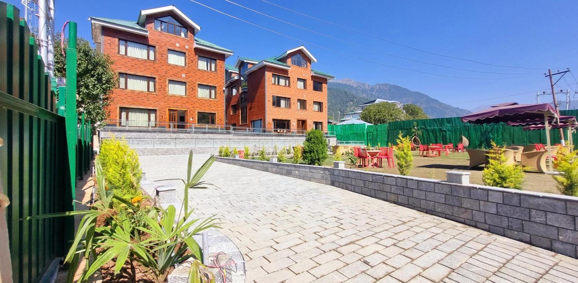 White Water Resorts Pahalgam Exterior photo